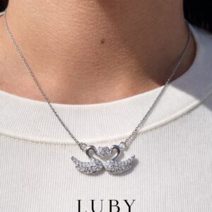 COLLAR DELICADO PAREJA CISNES